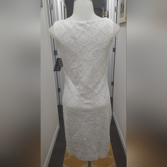 Dress - Picture 5 of 5